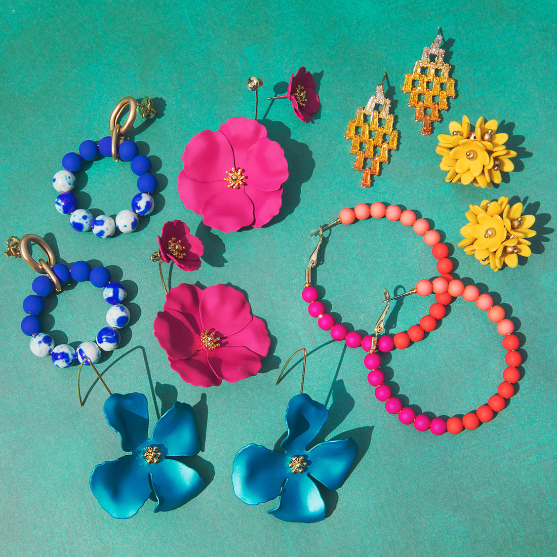 lightweight resin flower earrings for everyday wear, customizable flower earrings with gemstones, classic gold flower earrings for office wear