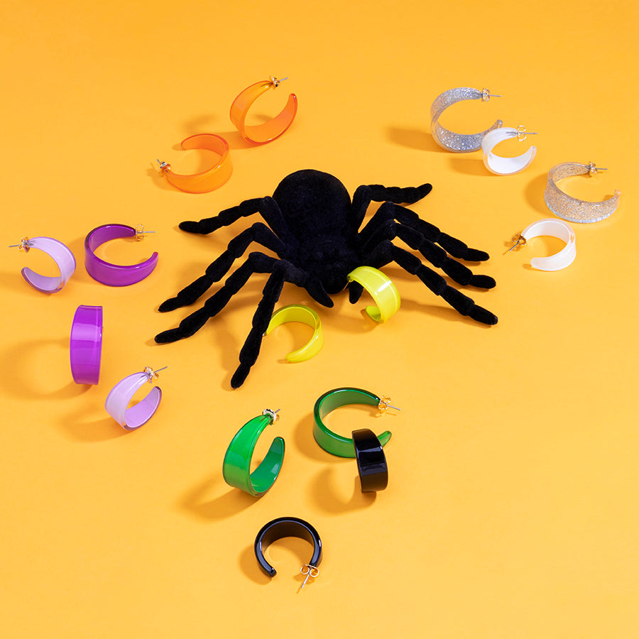 Gothic Halloween jewelry for women, affordable Halloween-themed earrings, spooky Halloween charm bracelets, unique Halloween necklaces with skulls, vintage-inspired Halloween jewelry designs, handmade Halloween jewelry with pumpkins
