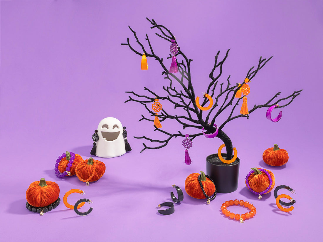 Gothic Halloween jewelry for women, affordable Halloween-themed earrings, spooky Halloween charm bracelets, unique Halloween necklaces with skulls, vintage-inspired Halloween jewelry designs, handmade Halloween jewelry with pumpkins