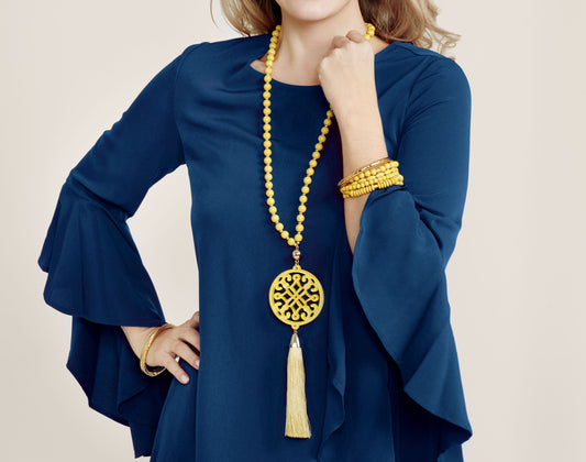  Fall outfit ideas, Statement necklaces for fall, Cozy fall fashion, Autumn jewelry styles, Layered necklaces for fall, Chunky sweaters and necklaces, Accessories for fall outfits