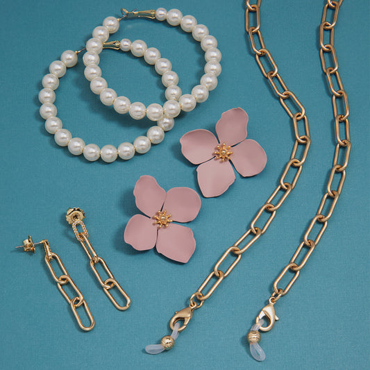 floral earrings with vintage-inspired patterns, versatile flower earrings that transition from day to night, seasonal flower earrings for different occasions